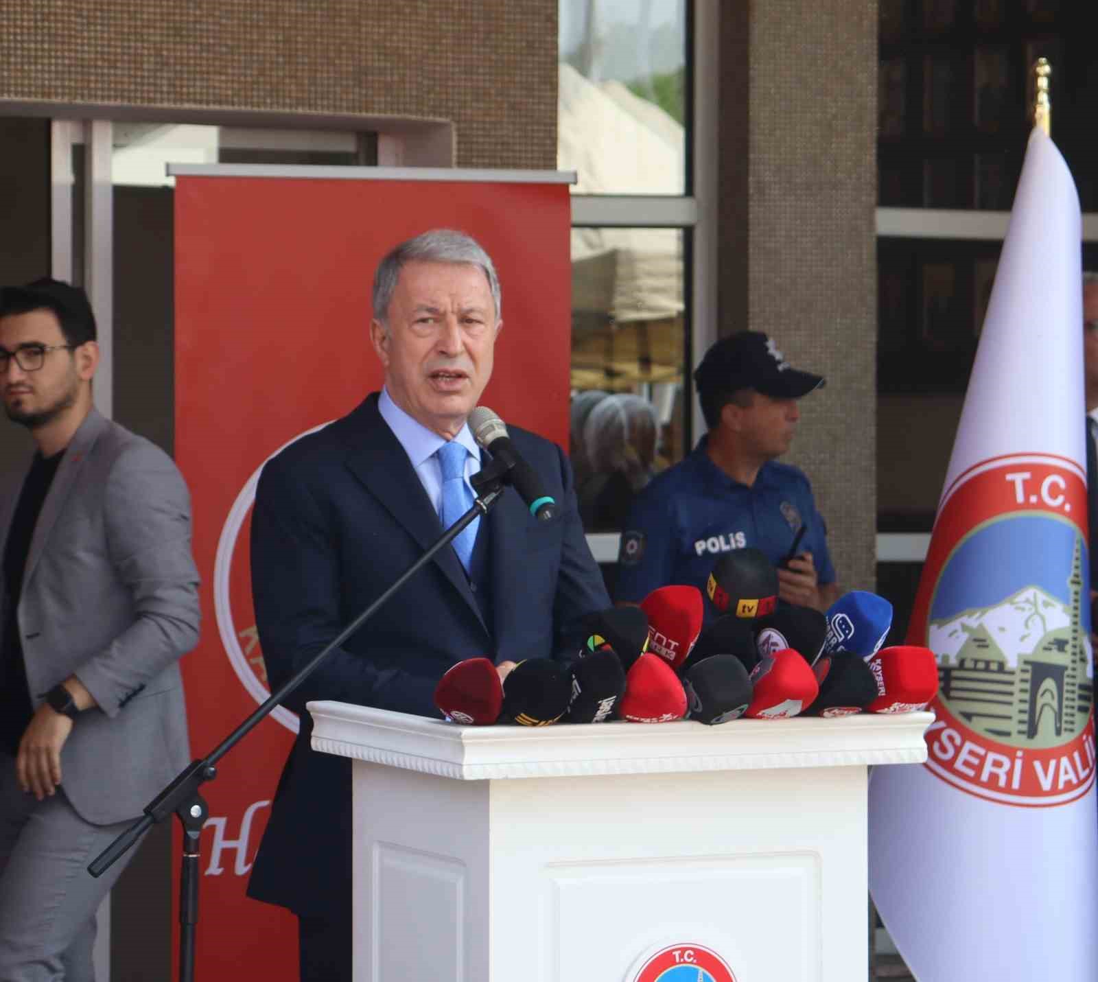 hulusi-akar-hicbir-zaman-teroru-de-unutmadik-teroristi-de-unutmadik