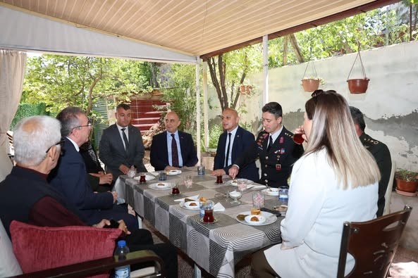kirikkale-vali-yardimcisi-kurnazdan-sehit-ailesine-ziyaret