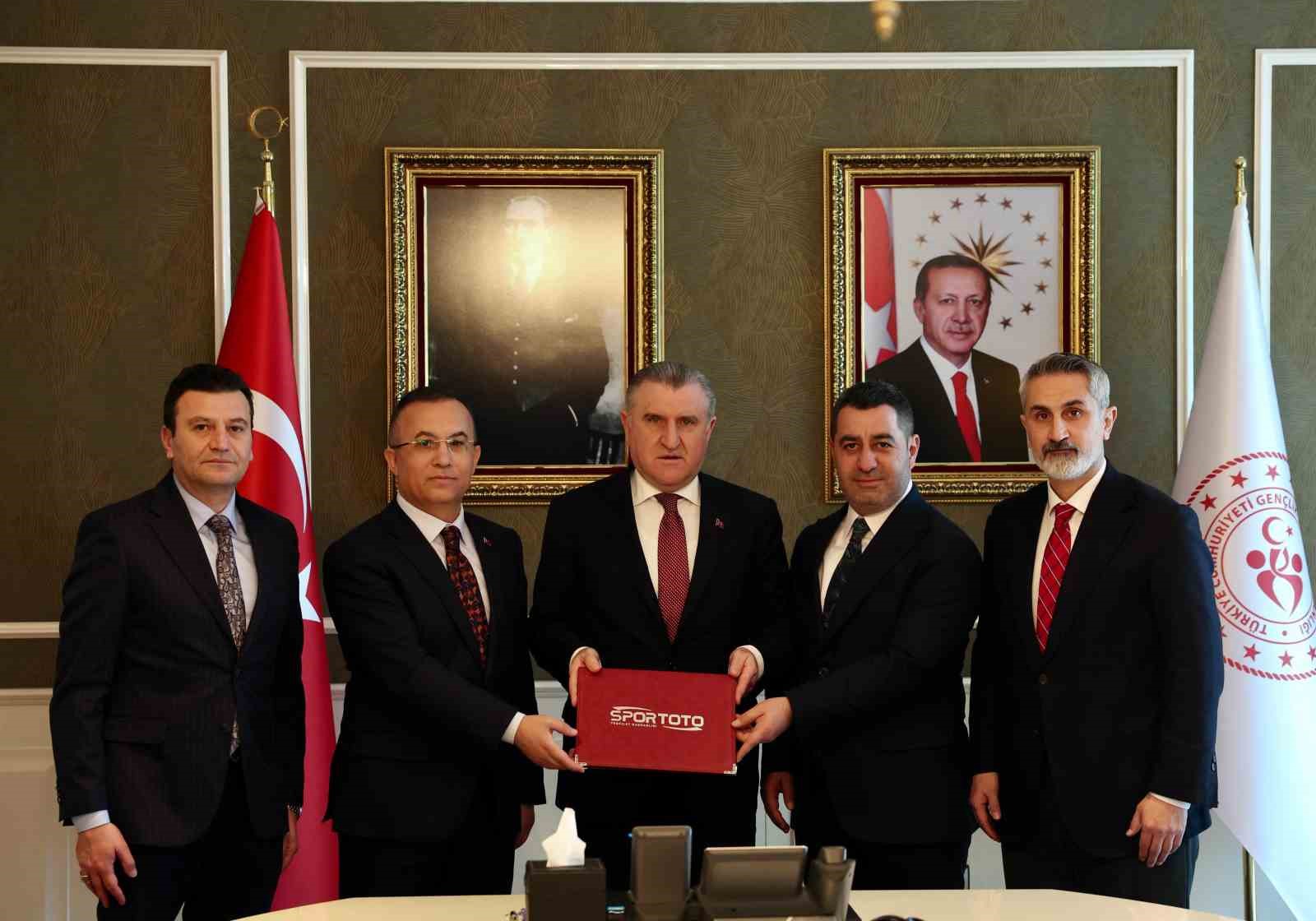 milletvekili-bozgeyik-genclige-spora-gelecege-yatirimlarimiz-kararlilikla-devam-ediyor