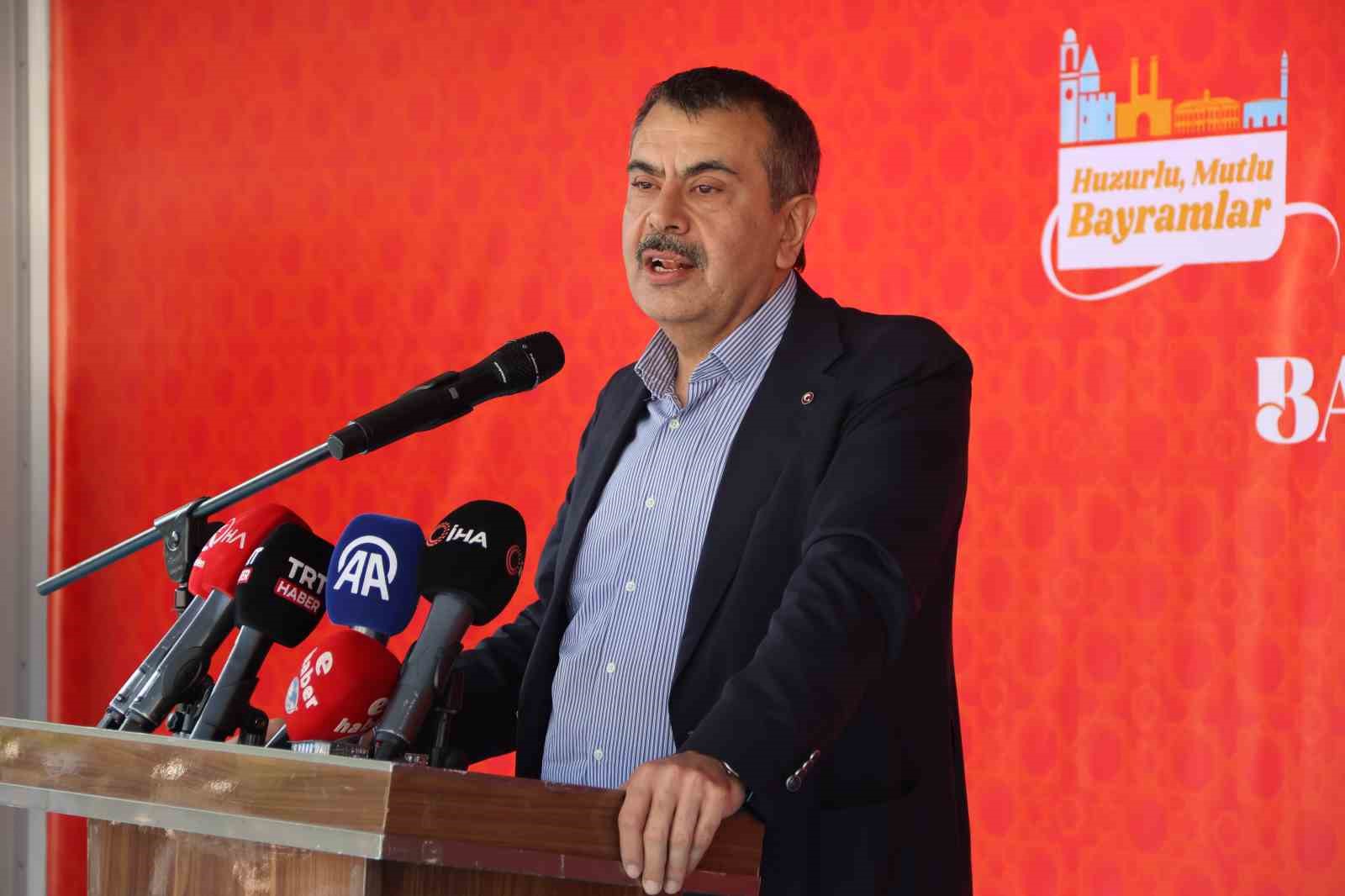 milli-egitim-bakani-tekin-herkesin-dinini-inancini-ozgurce-yasayabildigi-bir-ulke-olusturduk