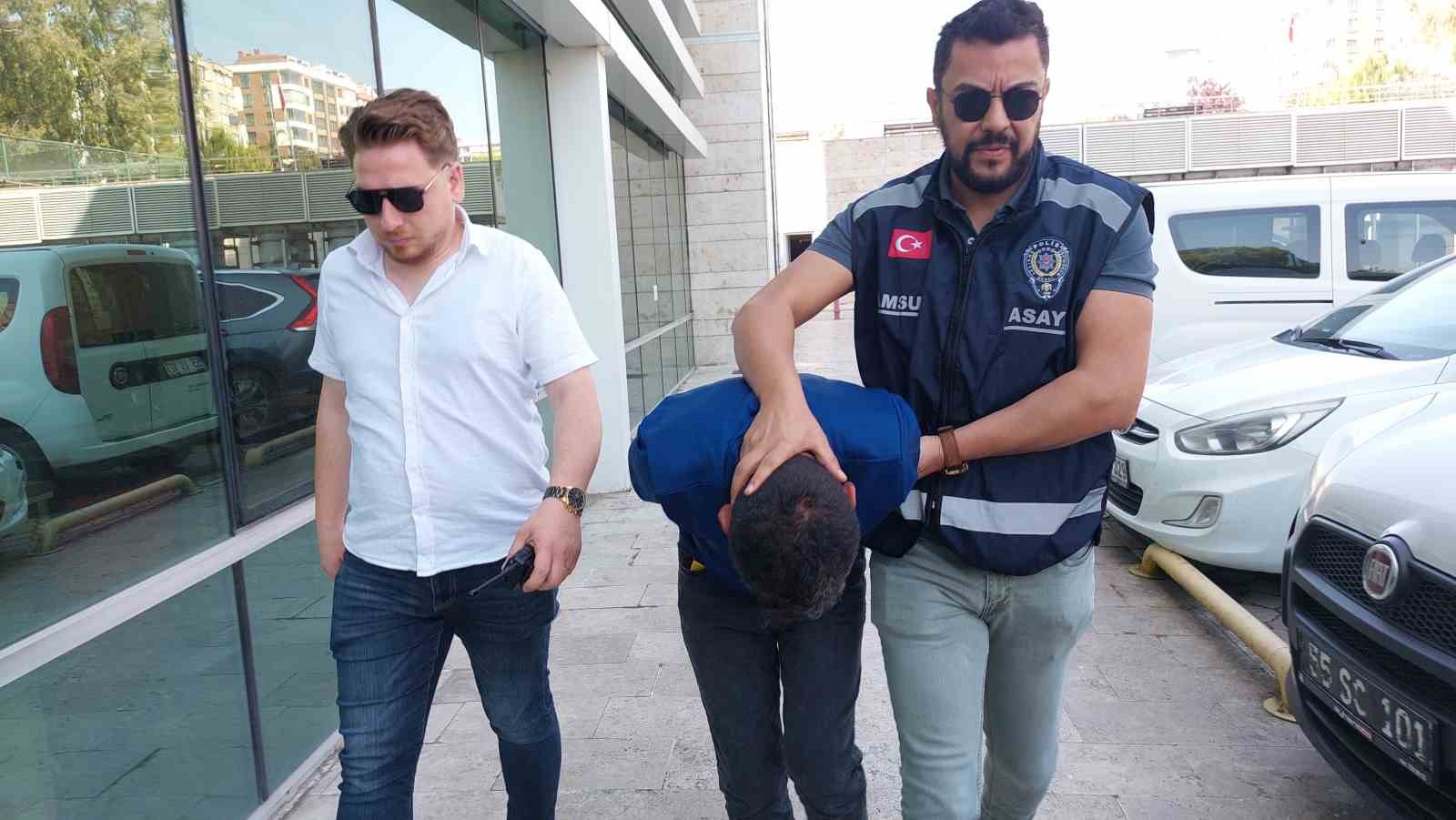 samsunda-kafeden-cep-telefonu-calan-zanli-polis-tarafindan-yakalandi