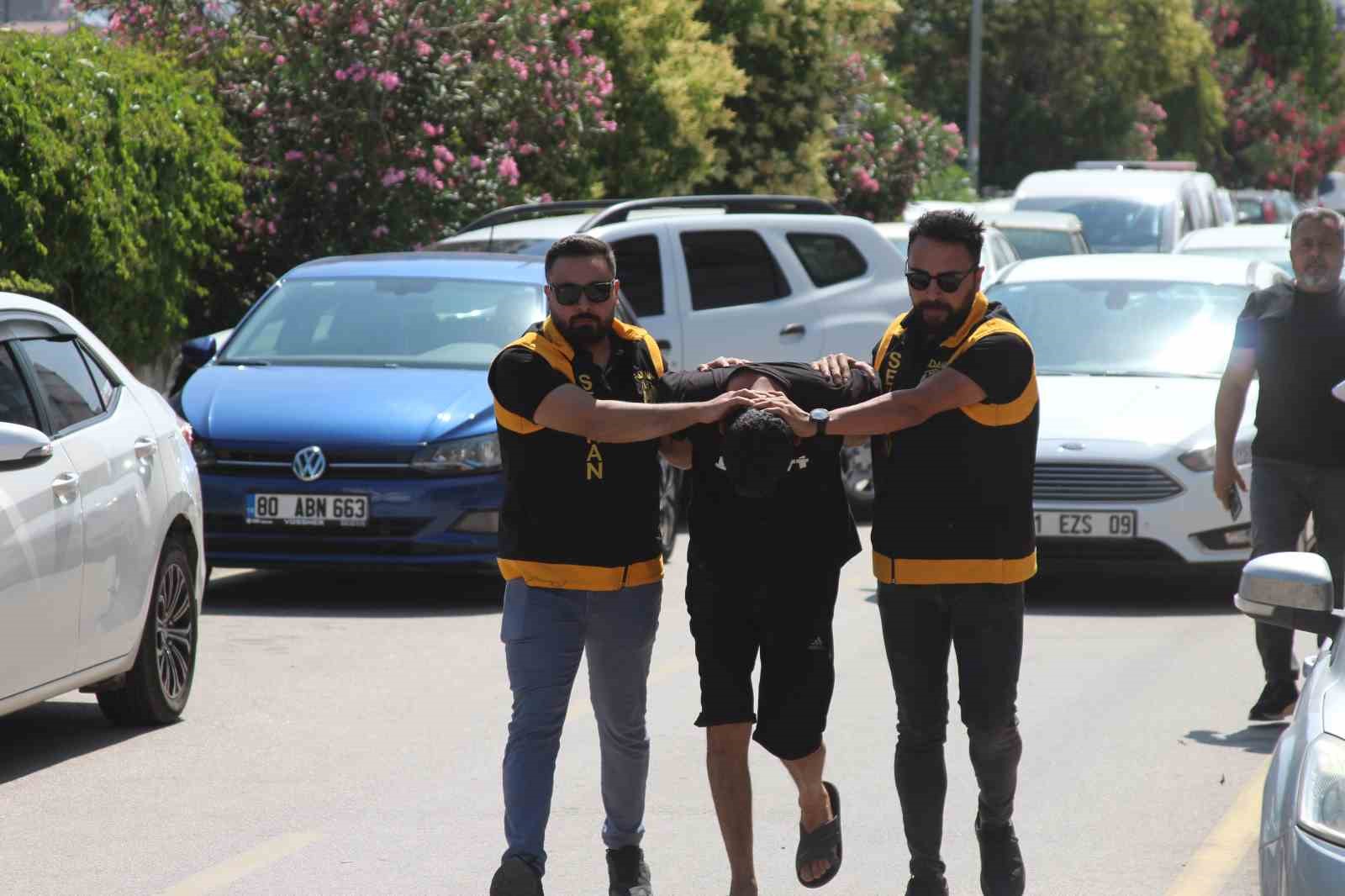 ters-yone-girip-kadin-surucuye-kufretmisti-el-kol-yapti-tahrik-etti-savunmasi-yapti