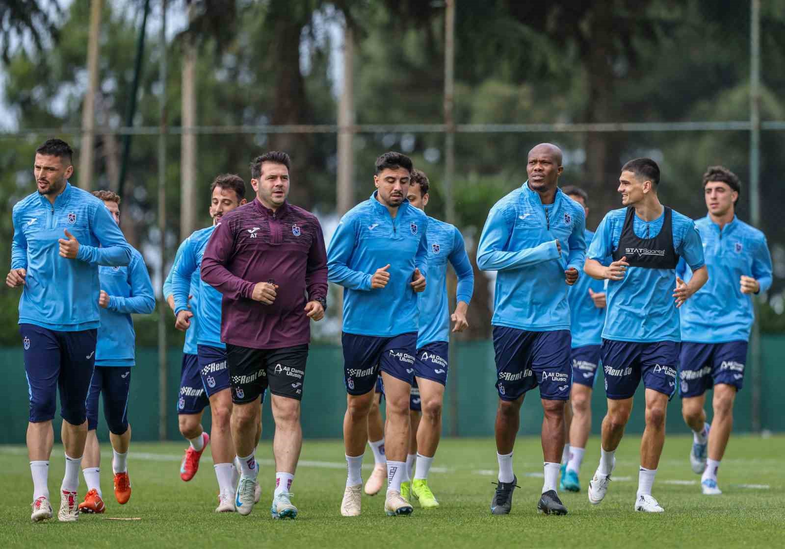 trabzonsporda-gelecegi-sekillendirecek-yaz-mesaisi-basladi