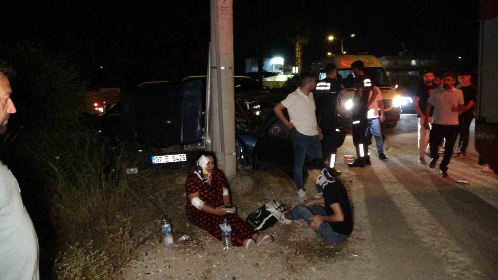 tur-araciyla-carpisan-tofastaki-3-kisi-yaralandi