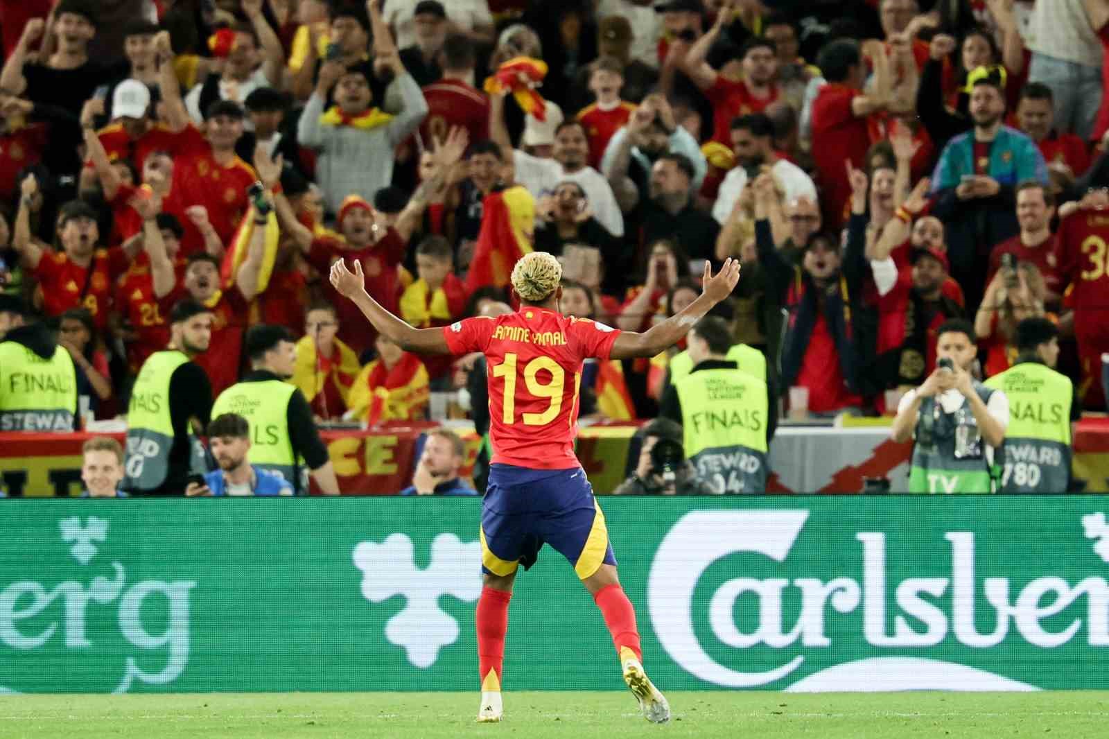 uefa-uluslar-liginde-finalin-adi-ispanya-portekiz