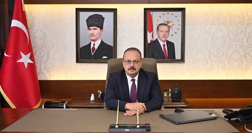 vali-canbolat-kimsesizlerin-tebessumuyle-bayramlarimizi-aydinlatmaliyiz