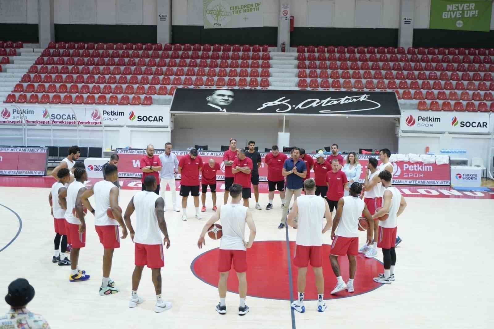 aliaga-petkimsporda-basantrenor-arayisi-devam-ediyor