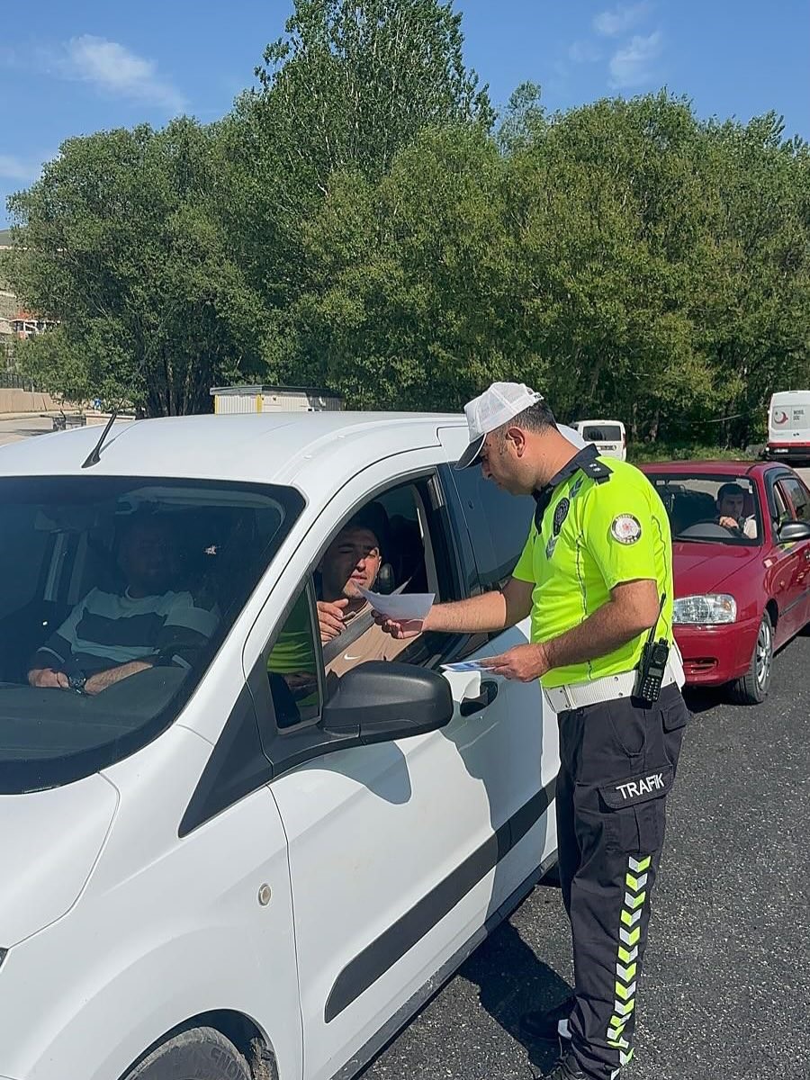 bayburtta-bayram-tedbirleri-kapsaminda-226-polis-gorevlendirildi