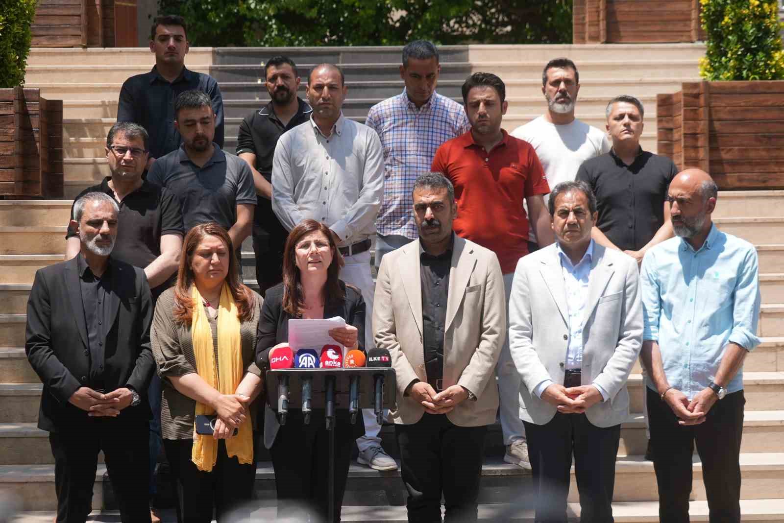 diyarbakir-buyuksehir-belediye-baskani-kucukten-4-kisinin-hayatini-kaybettigi-yangina-iliskin-aciklama