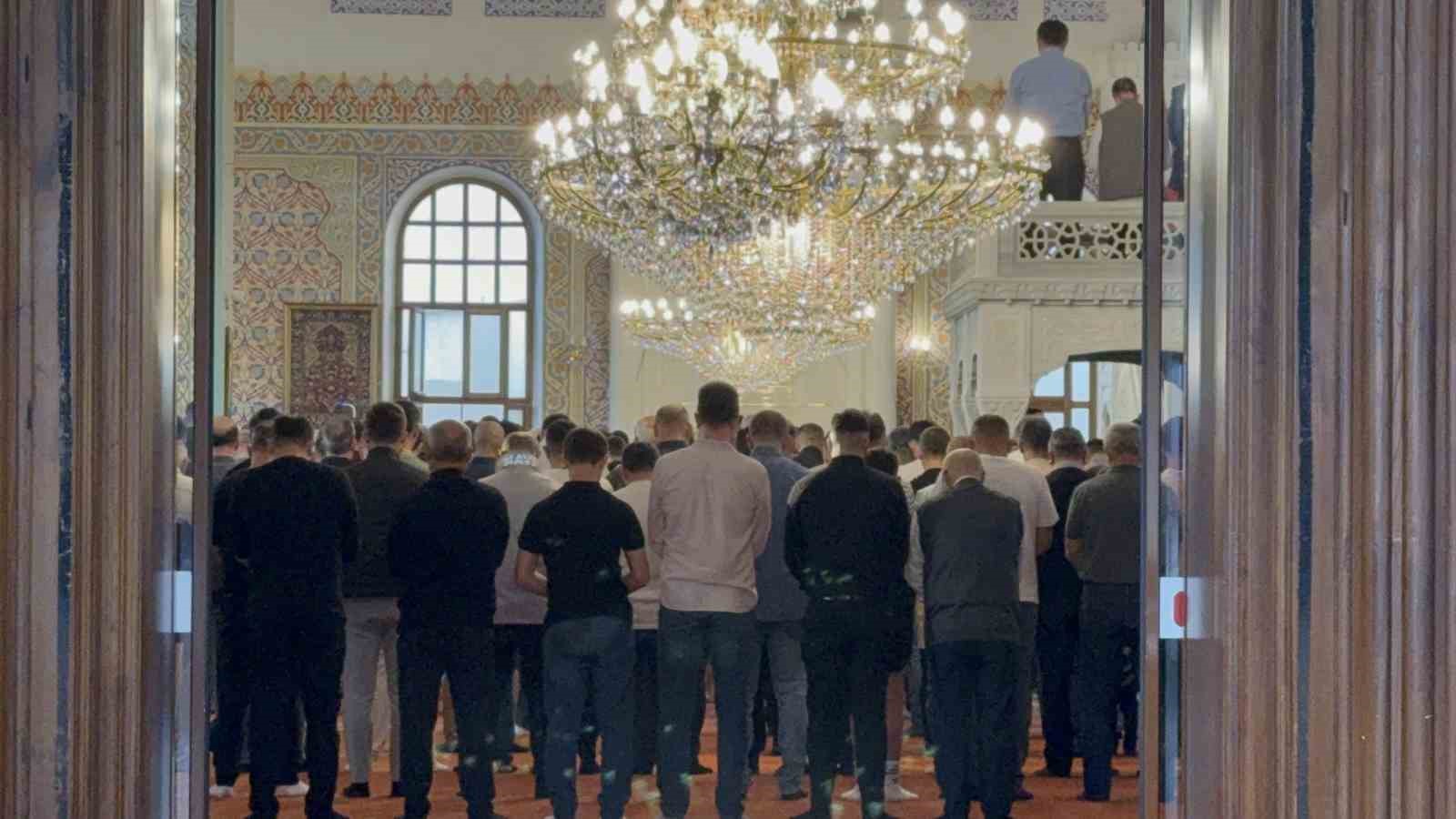 duzcede-bayram-namazinda-camiler-doldu