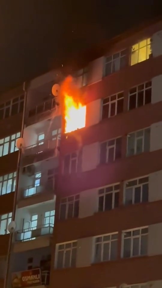 elazigdaki-apartman-yangini-panige-neden-oldu