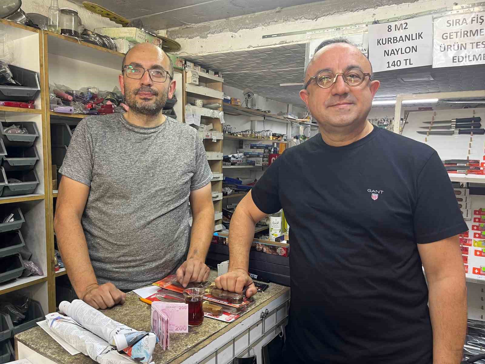 gorme-engeline-ragmen-25-yildir-bicak-biliyor