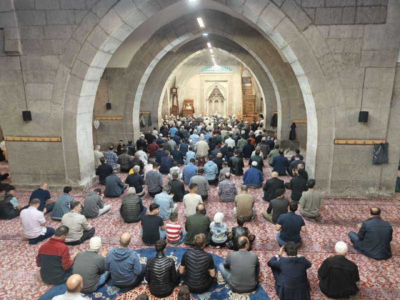 kayseride-bayram-namazinda-camiler-doldu