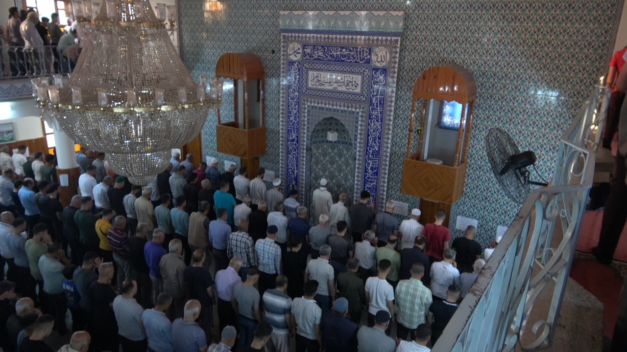 kiliste-kurban-bayrami-sevinci-camiler-doldu