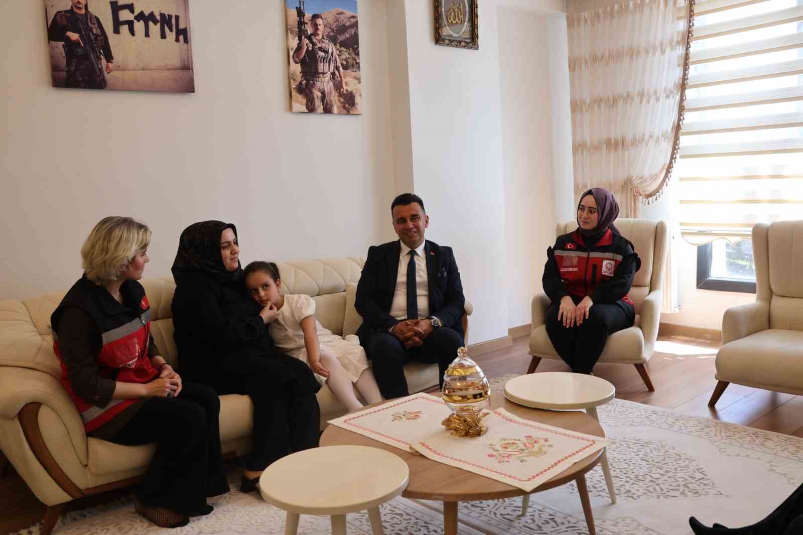 sehit-ailelerine-bayram-ziyareti