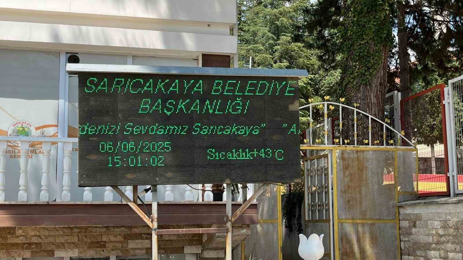 turkiyenin-en-sicak-yeri-secilen-ilcede-termometreler-43-dereceyi-gosterdi