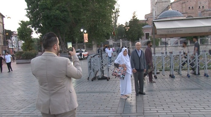 vatandaslar-kurban-bayrami-namazini-ayasofyada-kildi