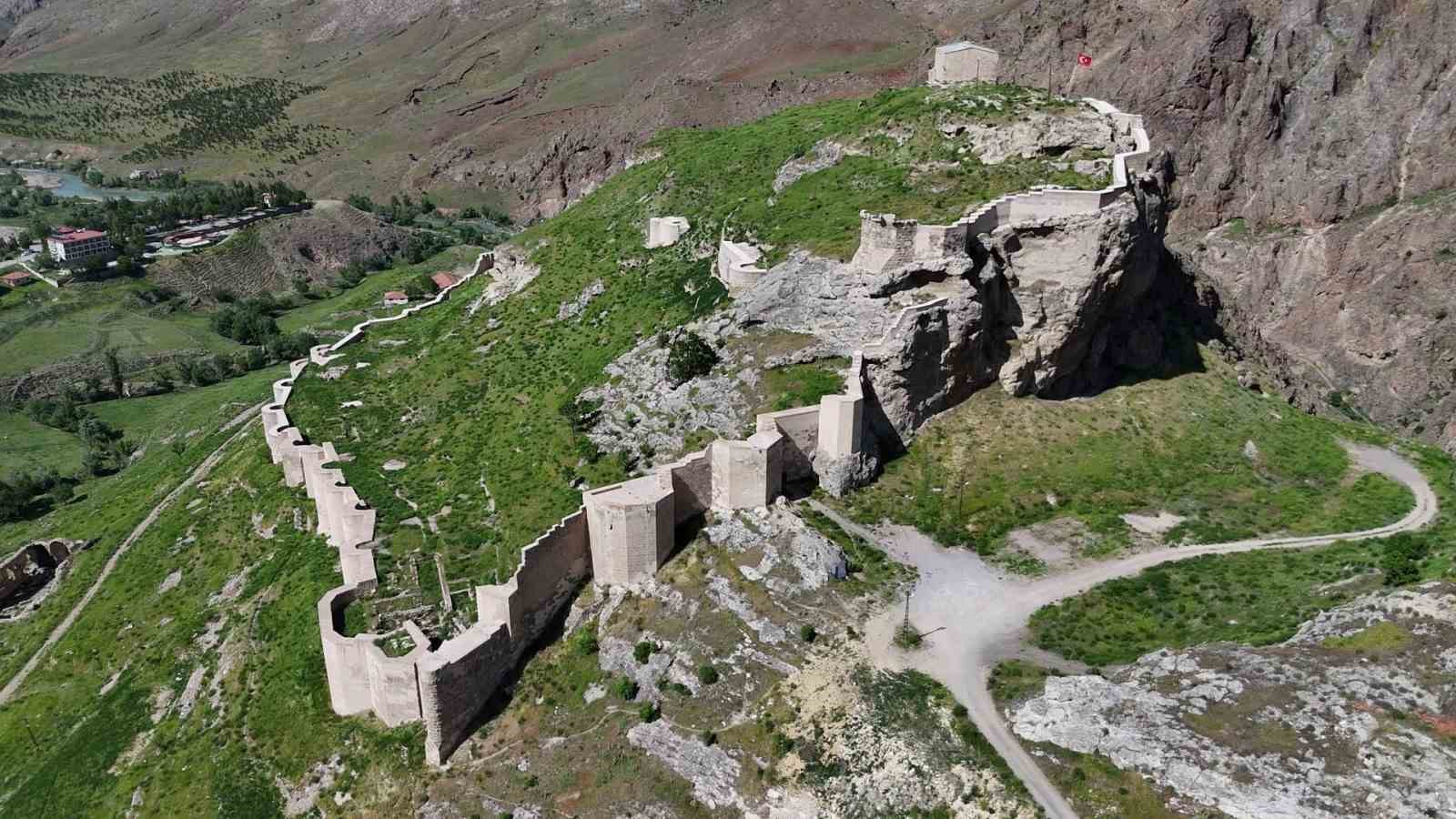 anadoluda-asirlardir-fetih-edilemeyen-turk-kalesi