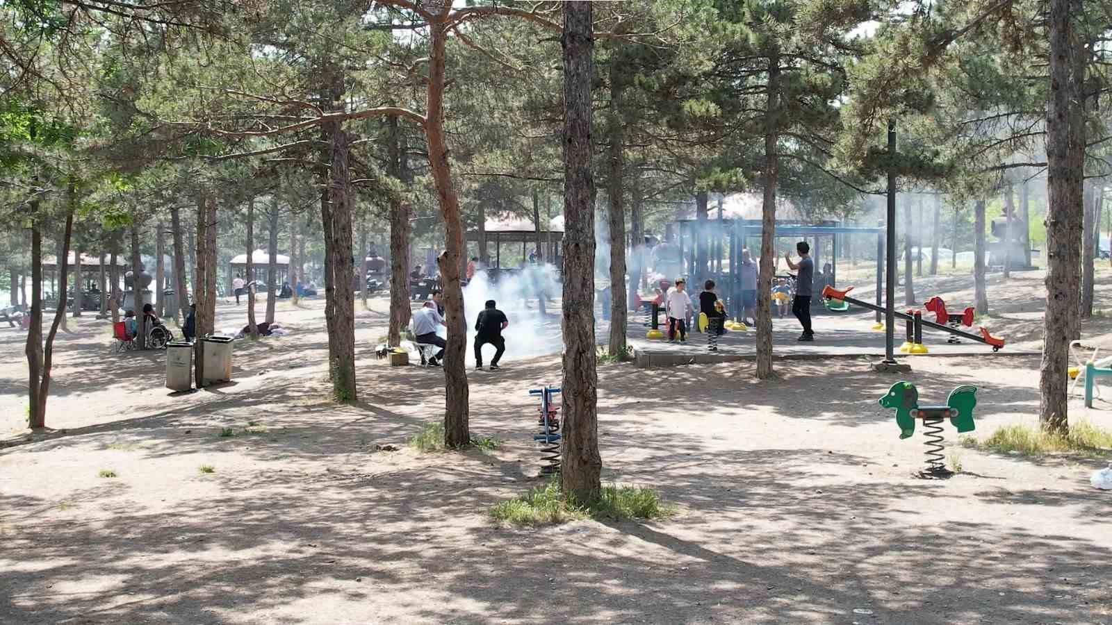 ankaralilar-kurban-bayraminda-mavi-gole-akin-etti
