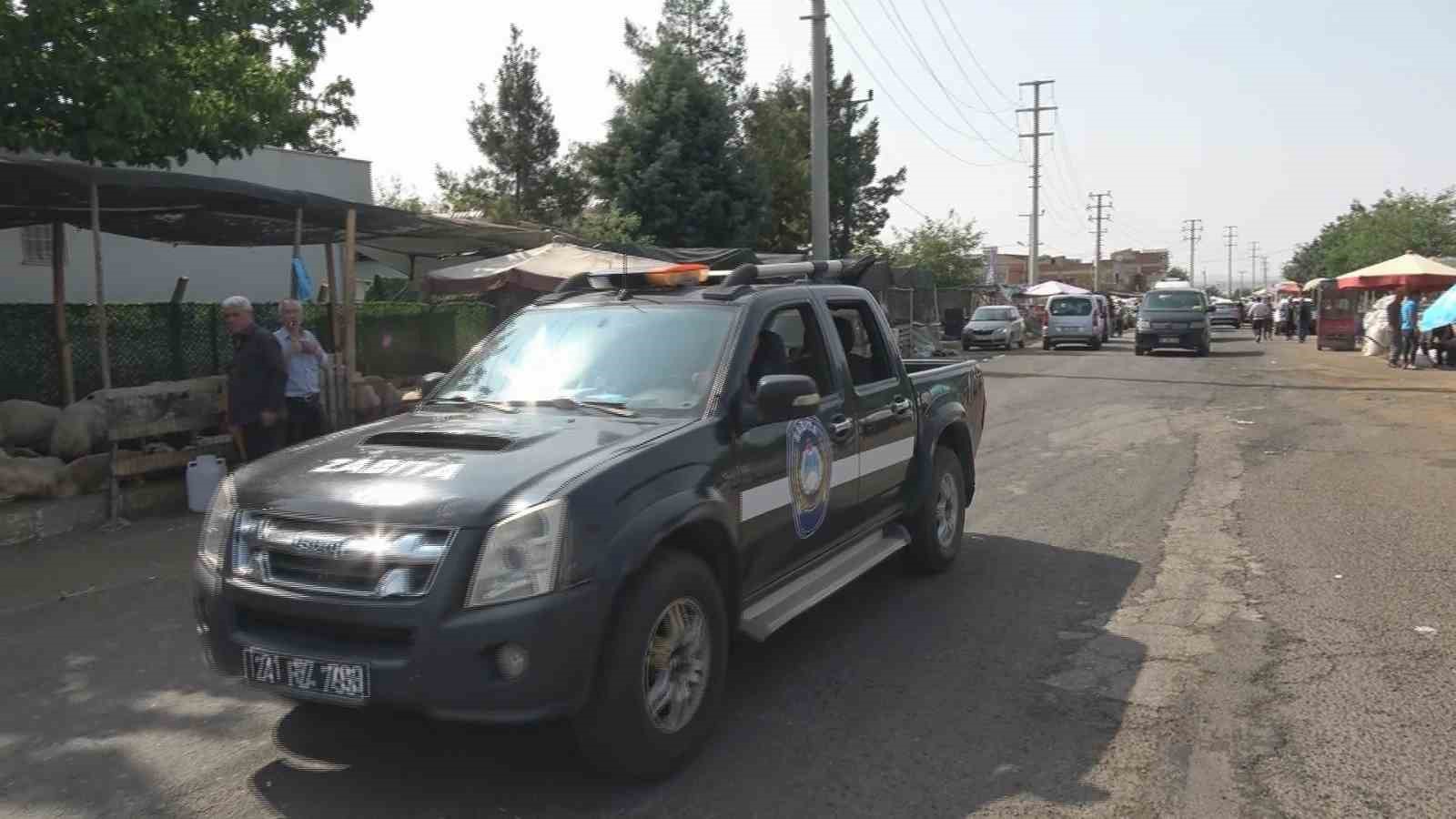 bayramin-ikinci-gununde-kurban-pazarlarinda-yogunluk-devam-ediyor