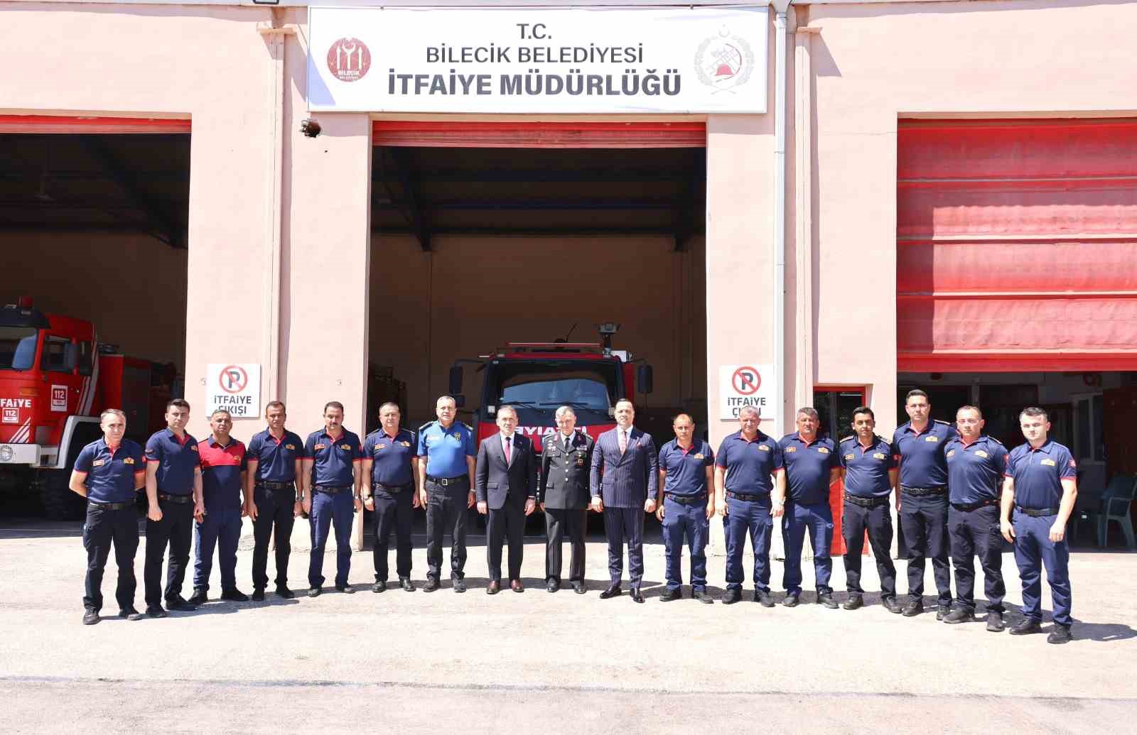 bilecik-valisi-faik-oktay-sozerden-bayram-ziyaretleri