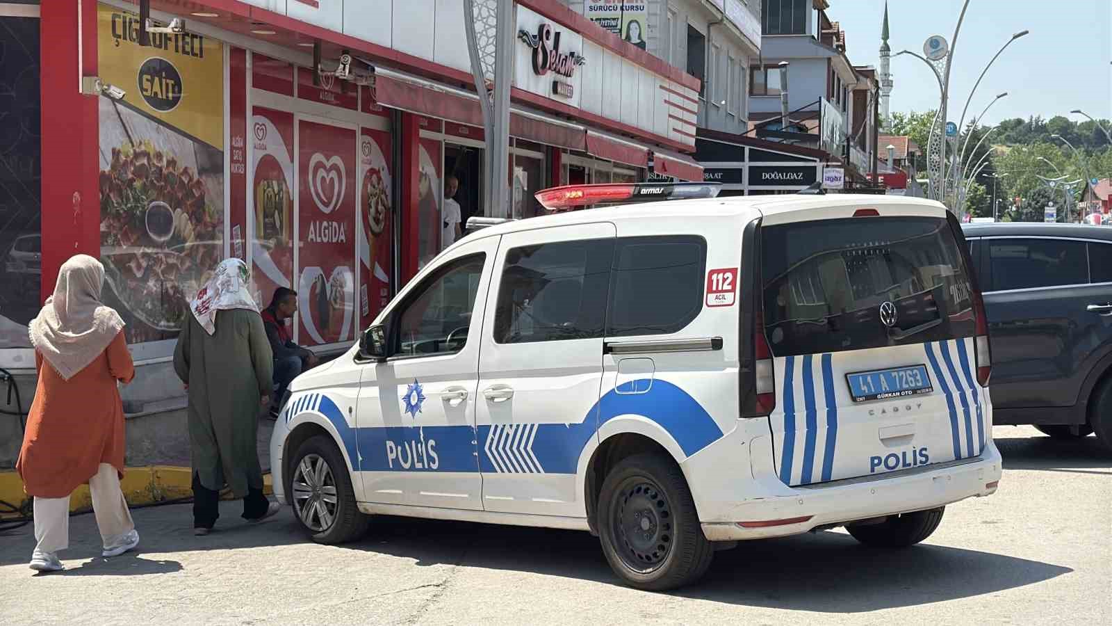 elini-kiyma-makinesine-kaptiran-kadinin-parmaklari-koptu