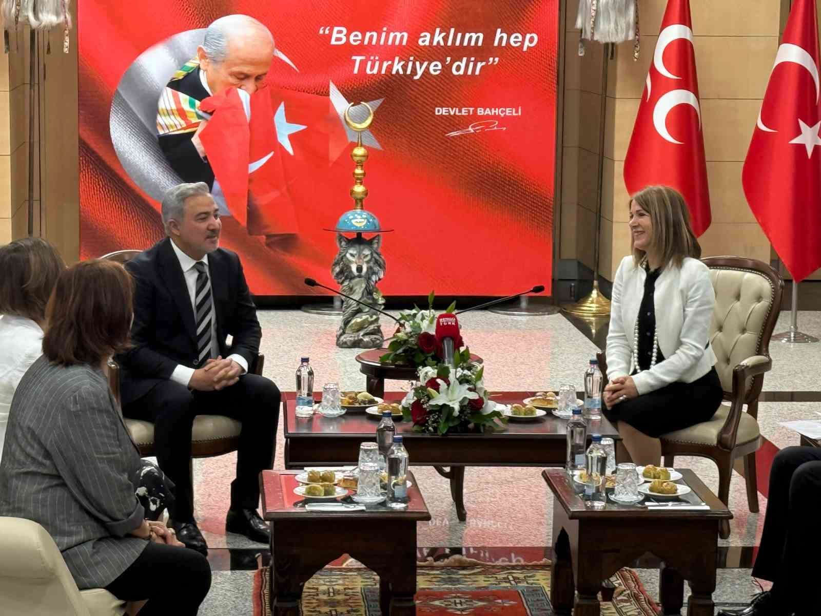 mhp-ve-dem-parti-ikinci-kez-bayramlasti