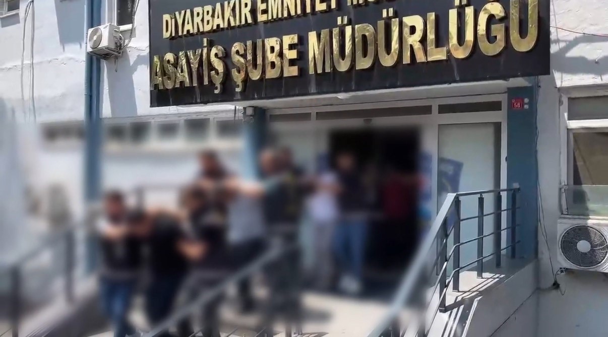4-kisinin-oldugu-yanginda-gozaltina-alinan-5-supheli-adliyeye-sevk-edildi