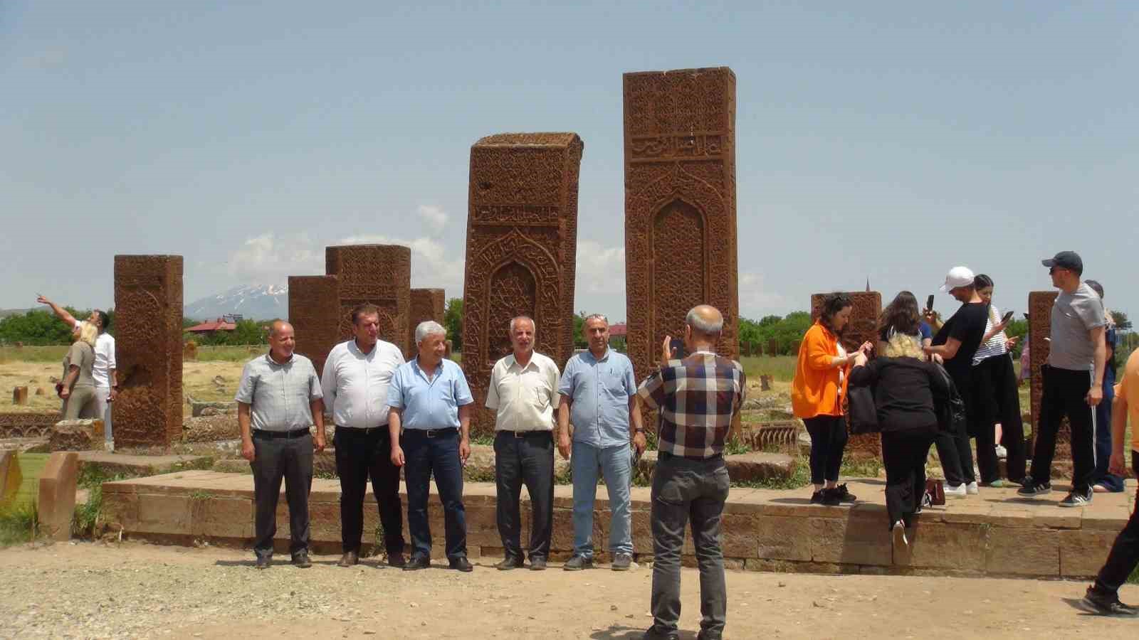 acik-hava-muzesi-ahlatta-kurban-bayrami-yogunlugu-yasaniyor