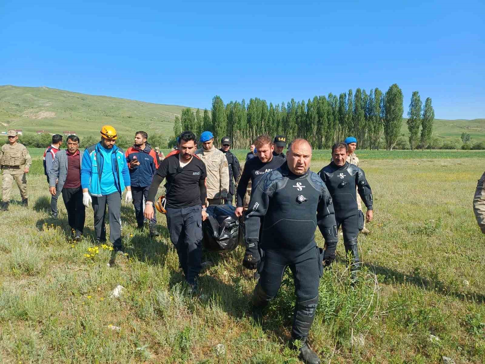 balik-tutmak-icin-girdigi-aras-nehrinde-bogularak-hayatini-kaybetti