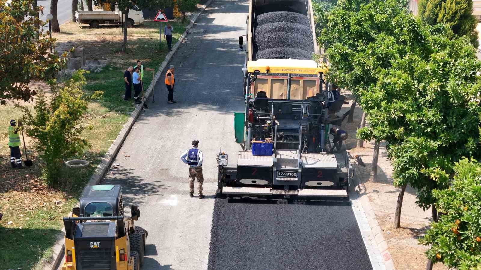buyuksehirin-yol-calismalari-devam-ediyor
