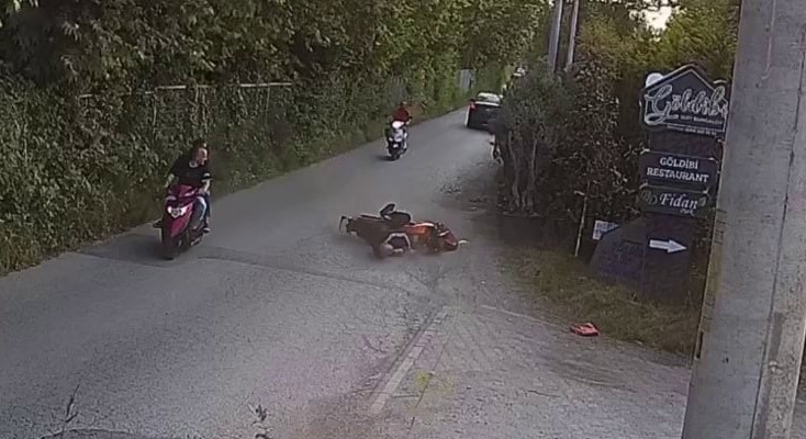 kasksiz-surus-canina-mal-oluyordu-o-anlar-kamerada
