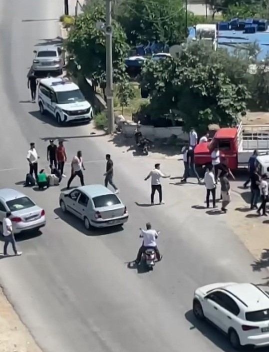 trafik-kazasinda-sonra-cikan-kavgayi-polis-havaya-ates-ederek-ayirabildi