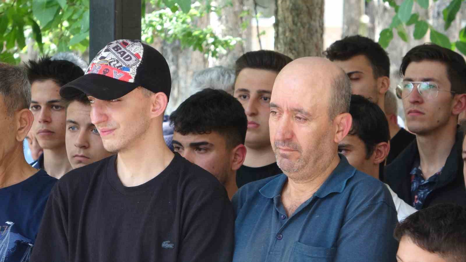 2-gencin-hayatini-kaybettigi-motosiklet-kazasindan-geriye-yakinlarinin-gozyasi-kaldi