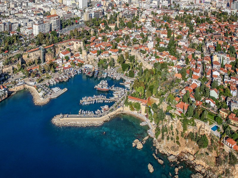 antalya-mermerli-plajinda-bin-tllik-giris-ucreti-tartismasi