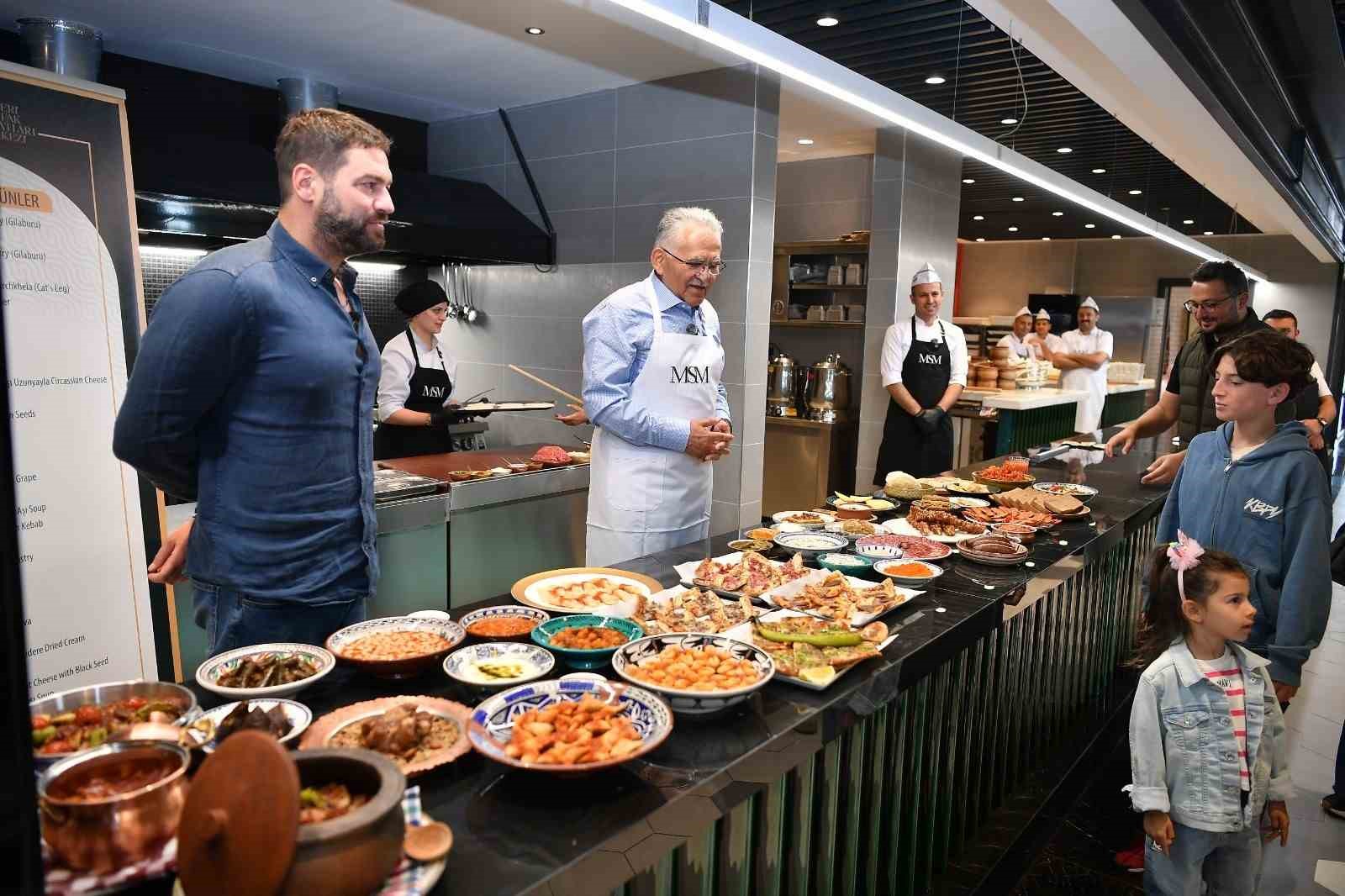 baskan-buyukkilic-mutfak-sanatlari-merkezinin-yemeklerini-tanitti