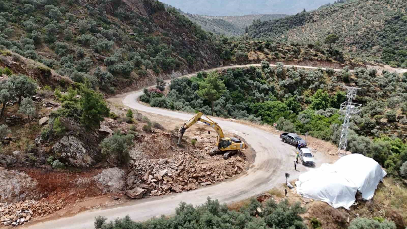 buyuksehir-karahayittaki-yol-calismalarina-devam-ediyor