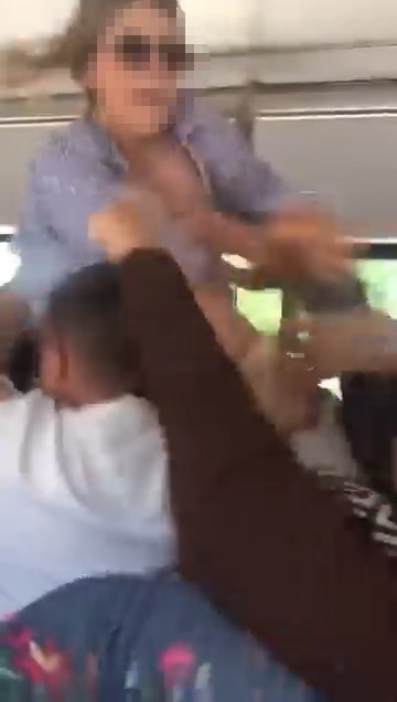 elazigda-kadinlarin-otobuste-kavgasi-kameraya-yansidi