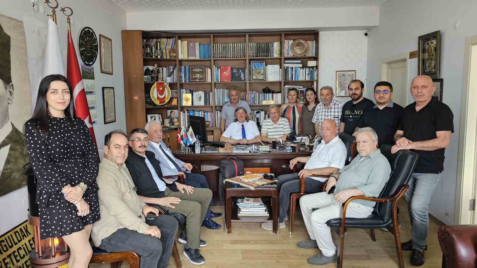 gazeteciler-bayramda-bulustu