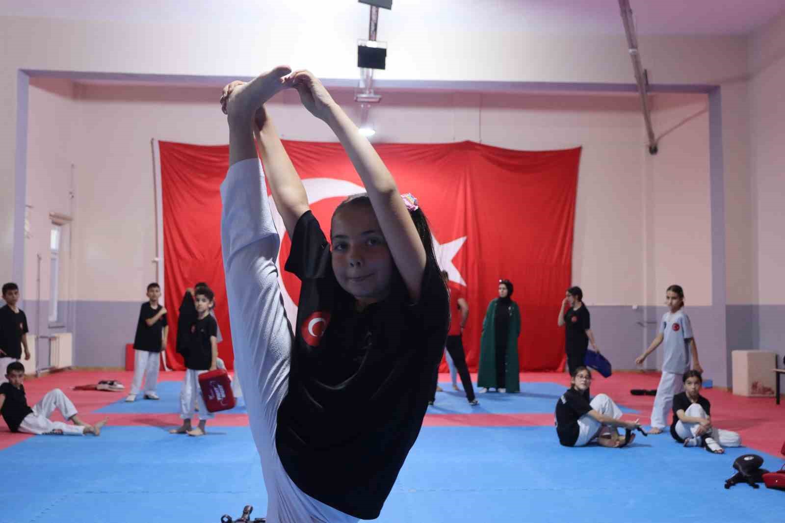 hobi-olarak-basladigi-taekwondoda-kayseri-sampiyonu-oldu