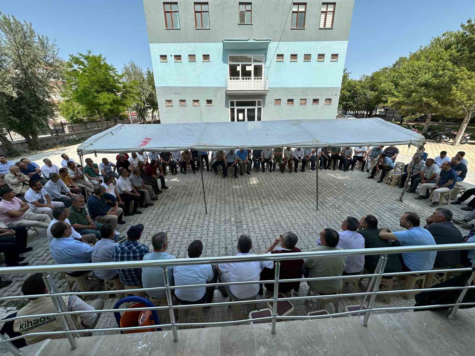 karapinar-imam-hatip-mezunlari-geleneksel-bulusmada-bir-araya-geldi