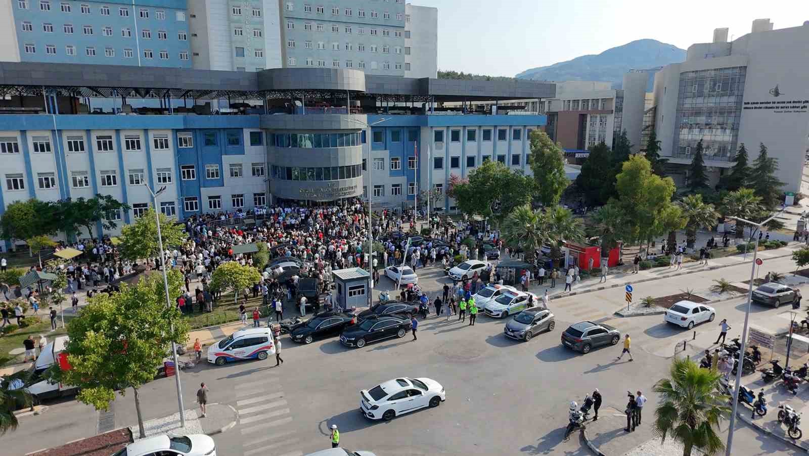 manisa-buyuksehir-belediye-baskani-ferdi-zeyrek-hayatini-kaybetti