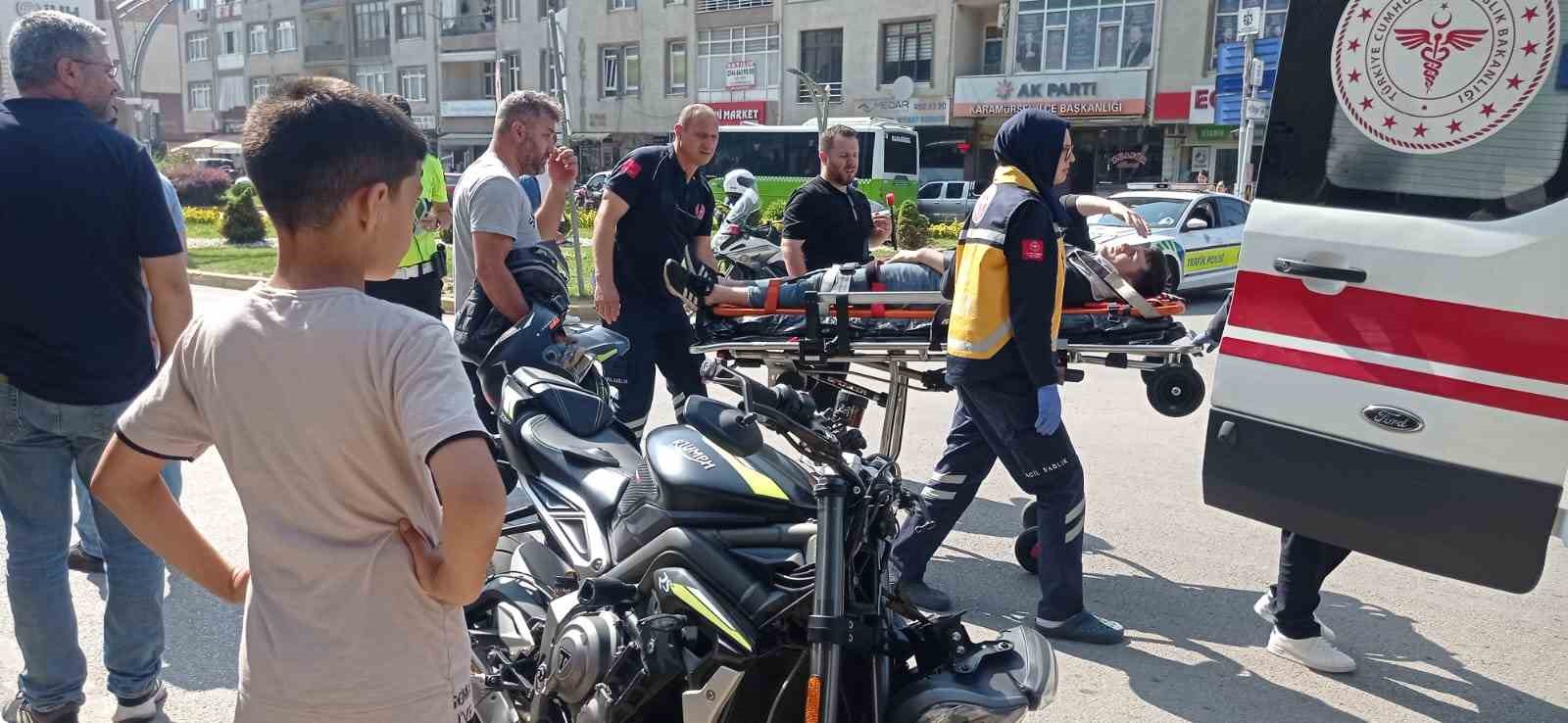otomobil-ile-carpisan-motosiklet-surucusu-yaralandi