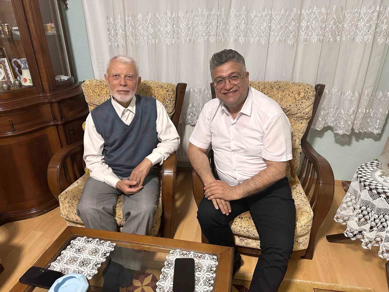 rektor-kiziltopraktan-bayram-ziyaretleri-ve-anlamli-mesajlar-her-ziyaret-bir-dua-her-tebessum-bir-bayram-sevincidir