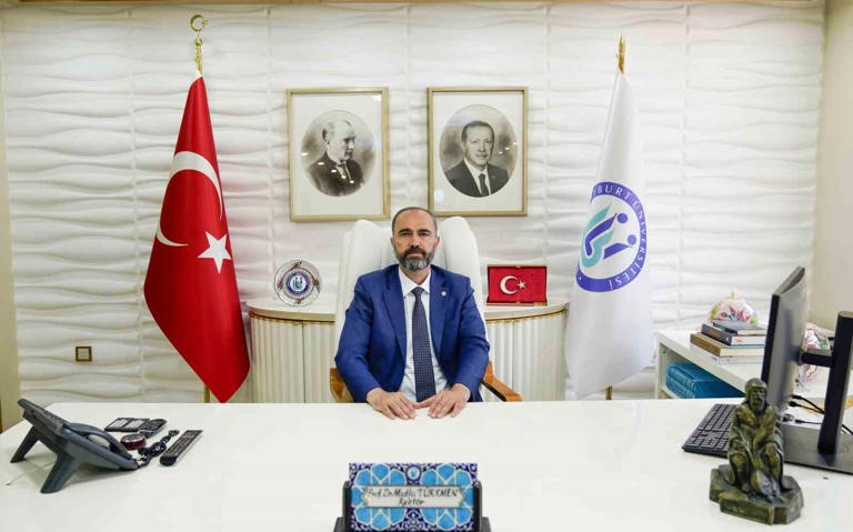 rektor-turkmenin-annesi-ankarada-topraga-verilecek