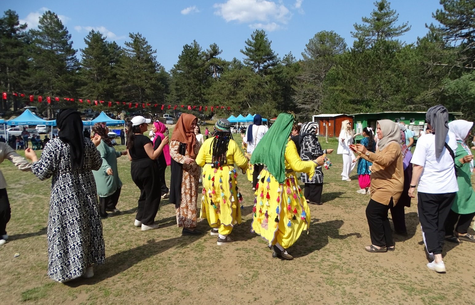simav-golcuk-yaylasindaki-yoruk-senligi-ilgi-gordu