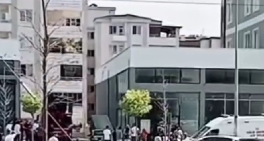 temizlik-yaparken-7-kattan-dusen-bina-gorevlisi-hayatini-kaybetti