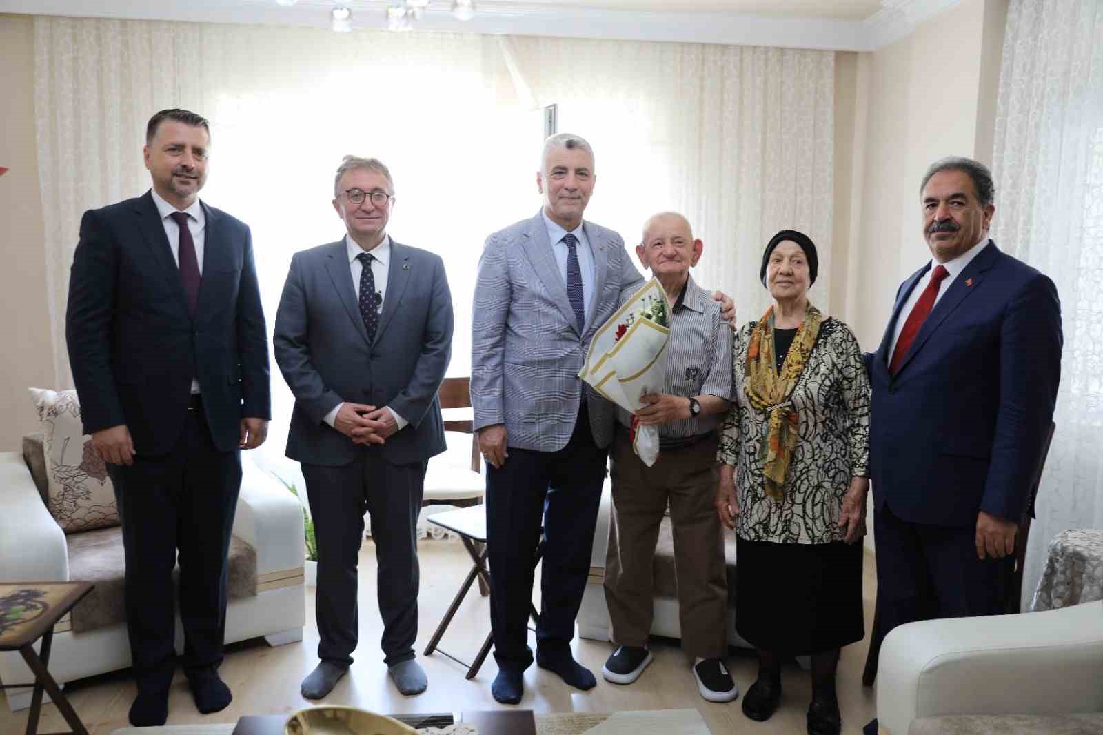 ticaret-bakani-bolat-tekirdagda-sehit-ailesi-ve-gazileri-ziyaret-etti