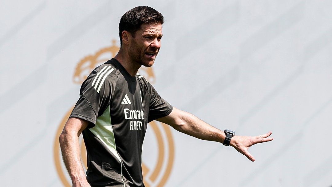 xabi-alonso-real-madrid-ile-ilk-antrenmanina-cikti