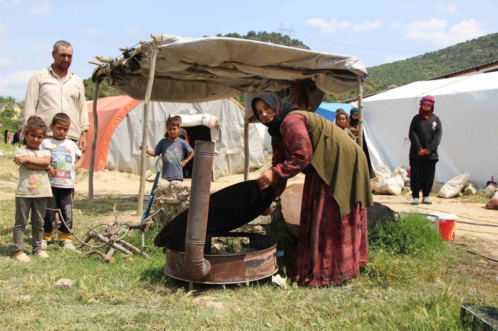 9-cocuklu-tarim-iscisi-annenin-tek-istegi-firin-ve-cocuk-parki